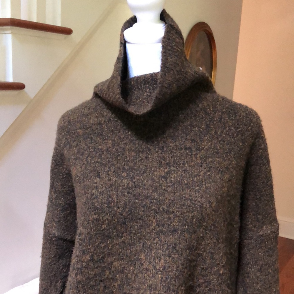 French Connection Brown Turtleneck. Size L. Good … - image 4